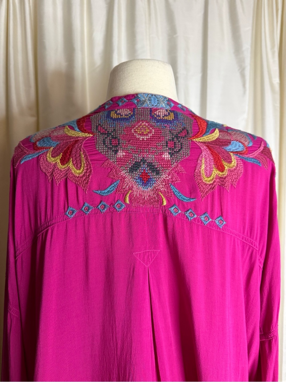 Johnny Was BIYA Embroidered Tunic M Fuchsia Pink Boho Floral Peasant Top - Picture 6 of 12